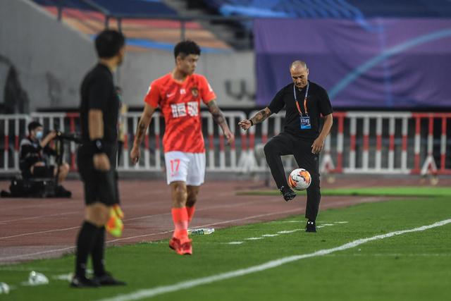 英超综合：曼联客场小胜切尔西